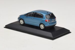 Volkswagen Golf Plus Mk5 Kék Metál Csere Doboz Minichamps 1:43 GOLF02-R1 Fém – 3. kép a 5-ből