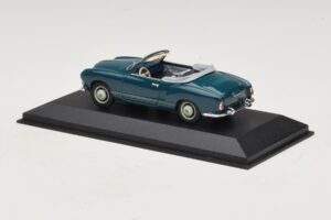 Volkswagen Karmann Ghia Kabrió Sötétkék Minichamps 1:43 GHIA001 Fém – 3. kép a 5-ből