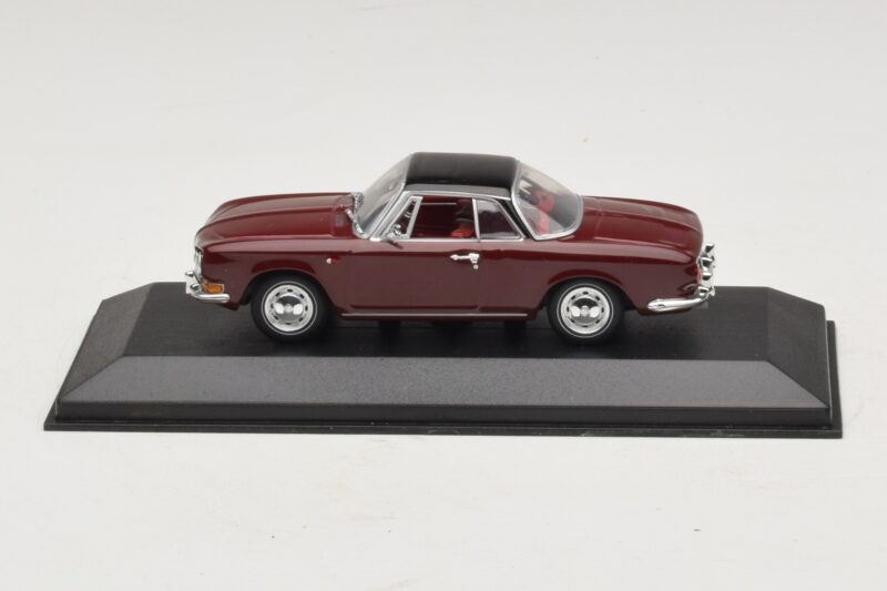 Volkswagen Karmann Ghia Piros Fekete Tetővel Minichamps 1:43 GHIA002 Fém