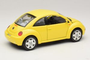 Volkswagen New Beetle A4 Sárga Bburago 1:18 3302 Fém – 3. kép a 8-ből