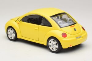 Volkswagen New Beetle A4 Sárga Bburago 1:18 3302 Fém – 7. kép a 8-ből