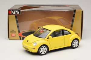 Volkswagen New Beetle A4 Sárga Bburago 1:18 3302 Fém – 8. kép a 8-ből