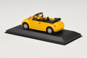 Volkswagen New Beetle Kabrió Sárga Minichamps 1:43 BEETLE002 Fém – 3. kép a 5-ből