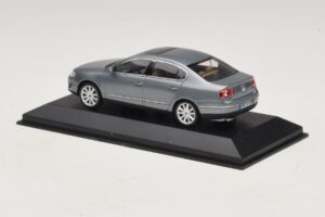 Volkswagen Passat B6 Szürke Metál Minichamps 1:43 PASSAT006 Fém – 3. kép a 5-ből