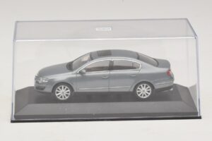 Volkswagen Passat B6 Szürke Metál Minichamps 1:43 PASSAT006 Fém – 4. kép a 5-ből