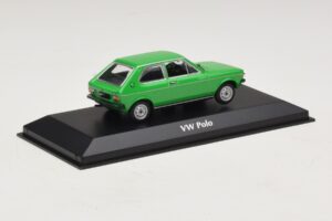 Volkswagen Polo Mk1 Zöld Maxichamps 1:43 940050501 Fém – 2. kép a 5-ből