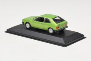Volkswagen Scirocco Mk1 Zöld Metál Csere Doboz Maxichamps 1:43 940050420-R1 Fém – 3. kép a 5-ből