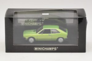 Volkswagen Scirocco Mk1 Zöld Metál Csere Doboz Maxichamps 1:43 940050420-R1 Fém – 5. kép a 5-ből