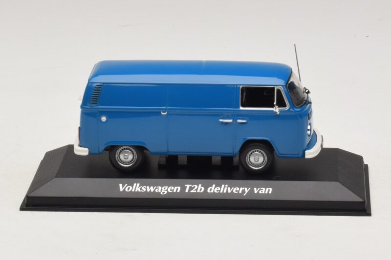 Volkswagen T2b Szállítófurgon Kék Maxichamps 1:43 Volkswagen T2b Szállítófurgon Kék Maxichamps 1:43 940053061 Fém