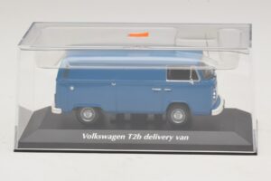 Volkswagen T2b Szállítófurgon Kék Maxichamps 1:43 940053061 Fém – 4. kép a 5-ből