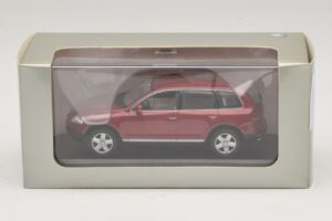 Volkswagen Touareg 7L Piros Minichamps 1:43 TOUAREG003 Fém – 5. kép a 5-ből