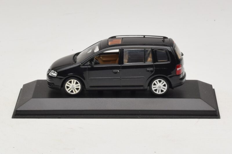 Volkswagen Touran 1T Fekete Minichamps 1:43 TOURAN005 Fém