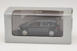 Volkswagen Touran 1T Fekete Minichamps 1:43 TOURAN005 Fém – 5. kép a 5-ből