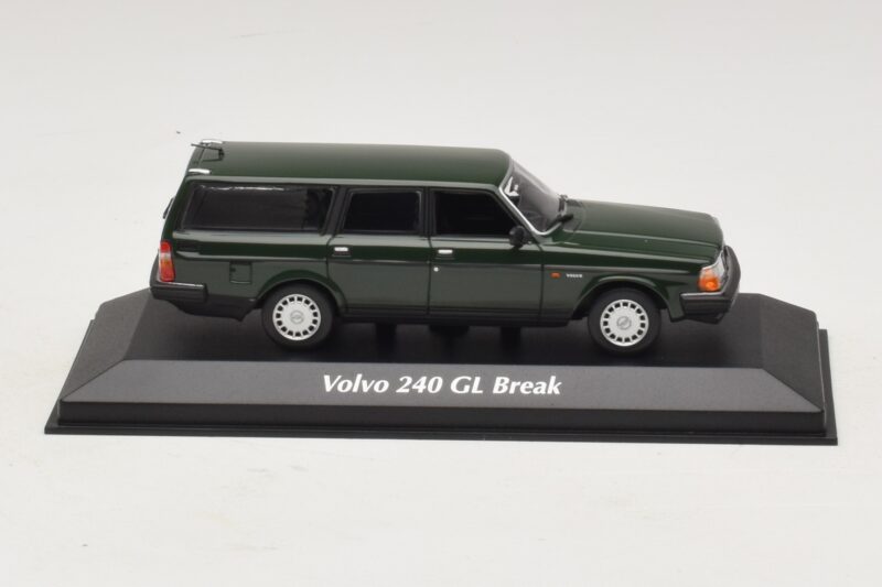 Volvo 240 GL Kombi Sötétzöld Maxichamps 1:43 Volvo 240 GL Kombi Sötétzöld Maxichamps 1:43 940171411 Fém