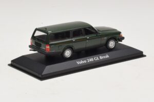 Volvo 240 GL Kombi Sötétzöld Maxichamps 1:43 940171411 Fém – 2. kép a 5-ből