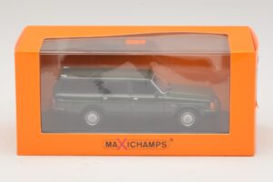 Volvo 240 GL Kombi Sötétzöld Maxichamps 1:43 940171411 Fém – 5. kép a 5-ből