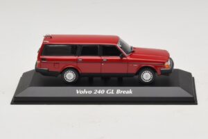 Volvo 240 GL Kombi Piros Maxichamps 1:43 Volvo 240 GL Kombi Piros Maxichamps 1:43 940171410 Diecast