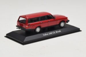 Volvo 240 GL Kombi Piros Maxichamps 1:43 940171410 Diecast – 2. kép a 5-ből