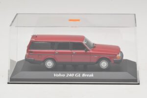 Volvo 240 GL Kombi Piros Maxichamps 1:43 940171410 Diecast – 5. kép a 5-ből