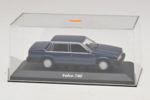Volvo 740 Dark Blue Metallic Maxichamps 1:43 940171701 Fém – 4. kép a 5-ből