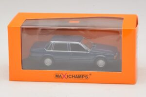 Volvo 740 Dark Blue Metallic Maxichamps 1:43 940171701 Fém – 5. kép a 5-ből