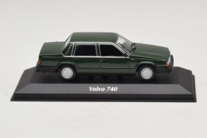 Volvo 740 Sötétzöld Maxichamps 1:43 940171700 Diecast