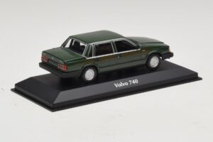 Volvo 740 Sötétzöld Maxichamps 1:43 940171700 Diecast – 2. kép a 5-ből