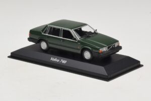 Volvo 740 Sötétzöld Maxichamps 1:43 940171700 Diecast – 3. kép a 5-ből